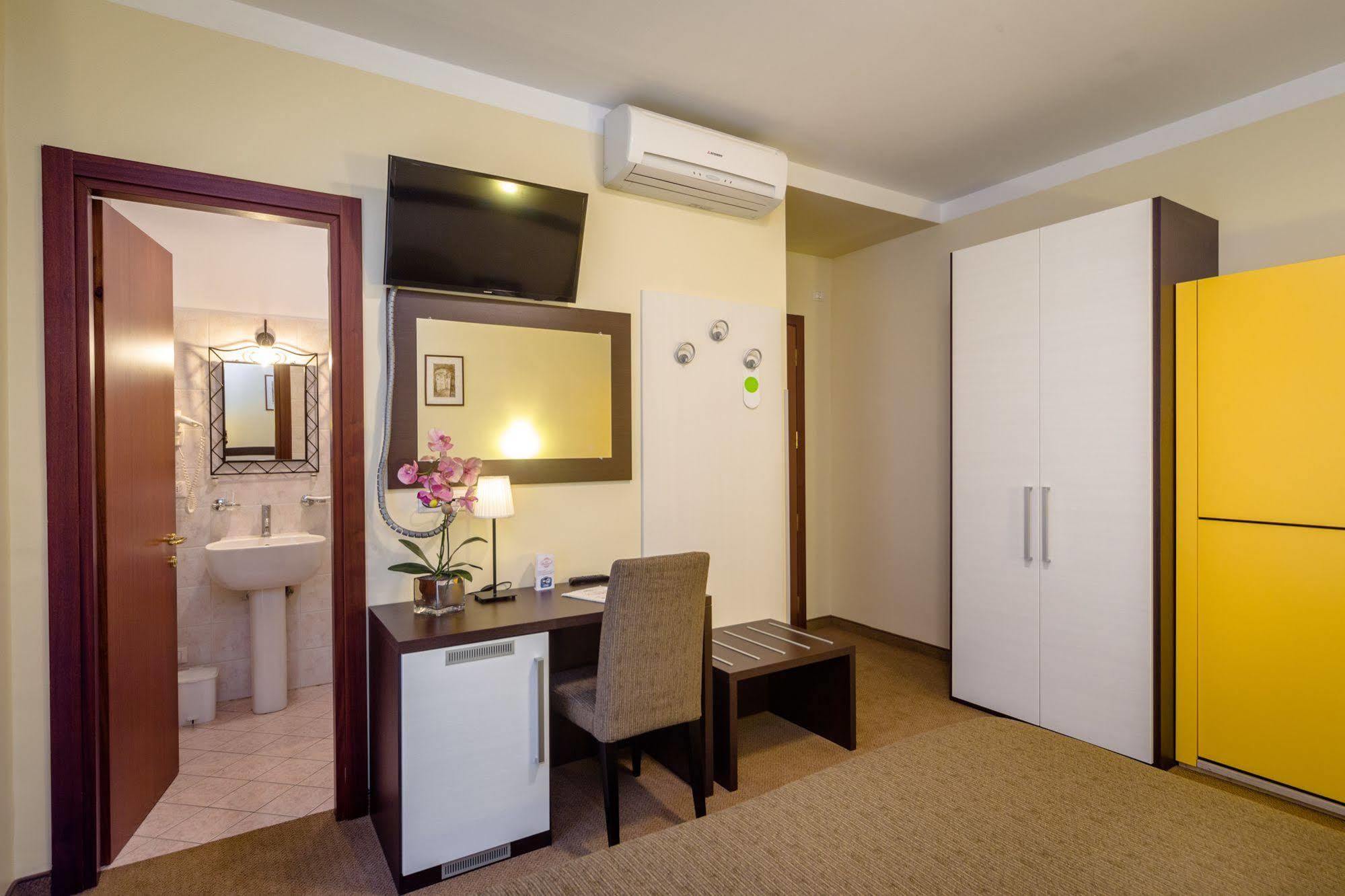 Hotel Boccascena Genova Eksteriør billede